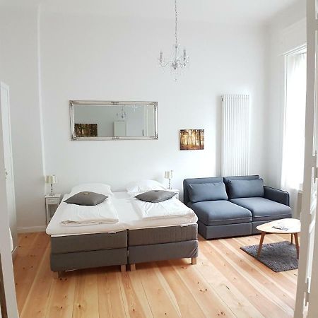 Lang Re By Rockchair Apartments L Superhost Status L 2 Bedrooms Boxspringbeds In City Center - Cozy Family & Business Flair Welcomes You! Berlim Exterior foto