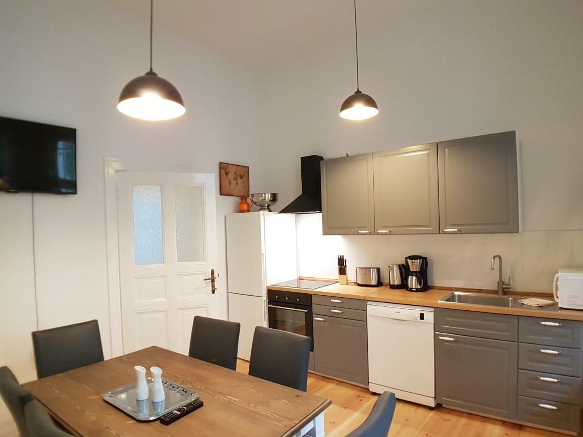 Lang Re By Rockchair Apartments L Superhost Status L 2 Bedrooms Boxspringbeds In City Center - Cozy Family & Business Flair Welcomes You! Berlim Exterior foto